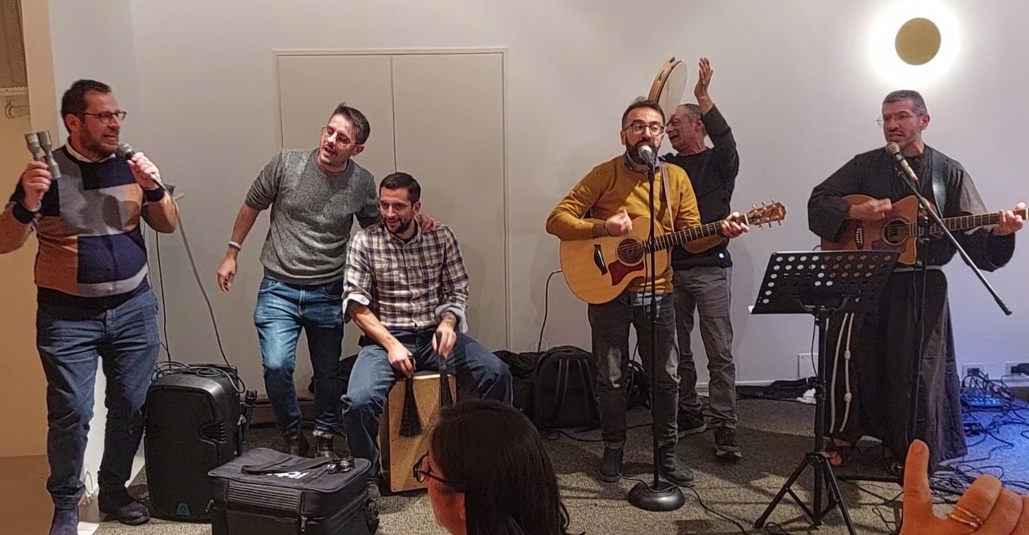 Fra Gianparide Nappi. Con la chitarra in mano tra i giovani, con i detenuti e nelle piazze di Matera